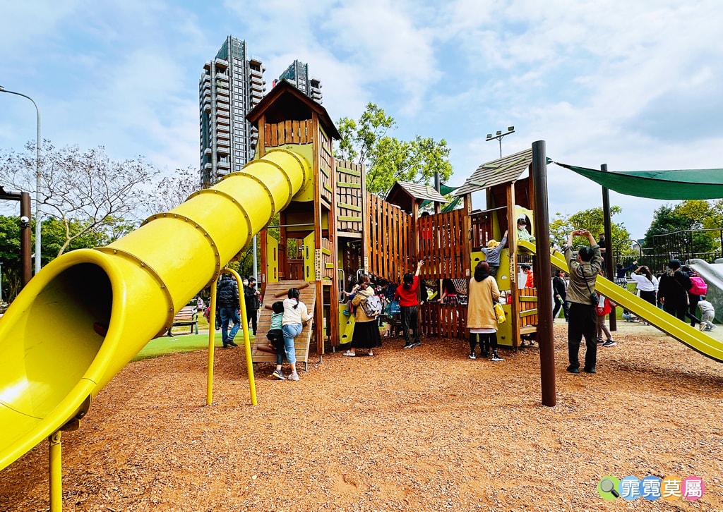 20251031-12qak 20251031-12qak