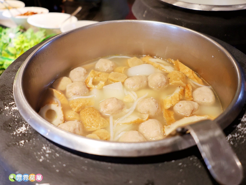 20251031-9emzg 20251031-9emzg