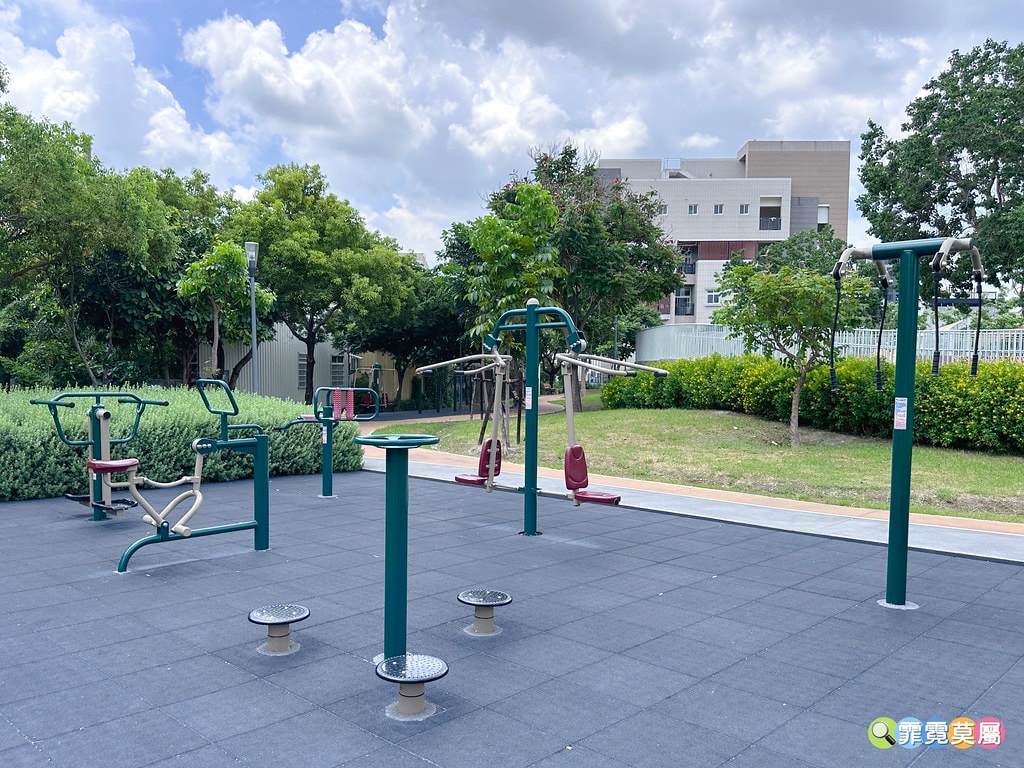 20251031-qdj6i 20251031-qdj6i