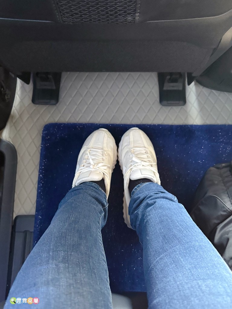 20251031-a2b5y 20251031-a2b5y