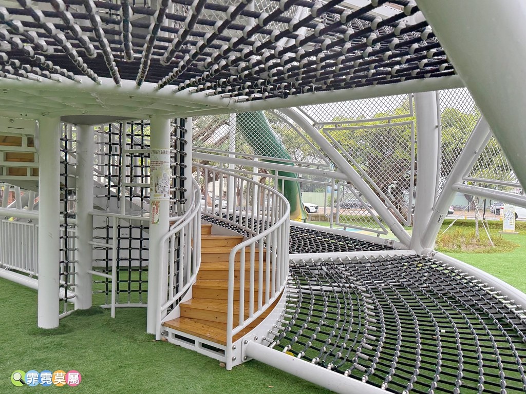 20251031-iwhvz 20251031-iwhvz