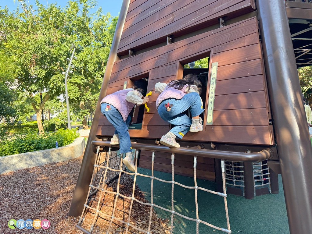 20251031-lgkx4 20251031-lgkx4