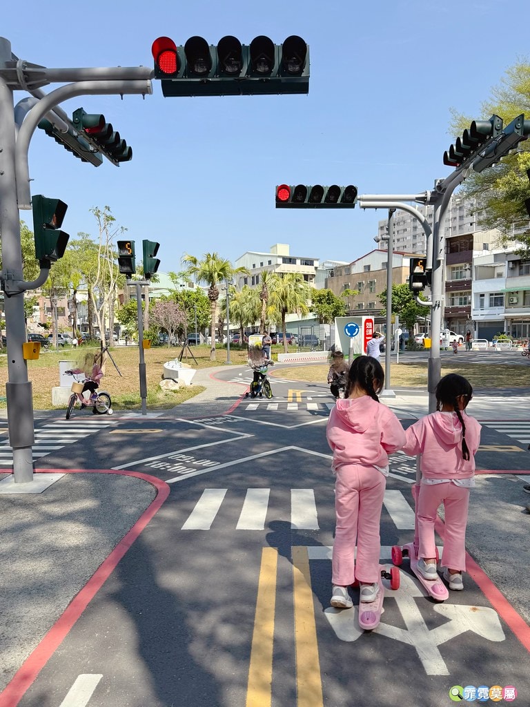 20251031-8203v 20251031-8203v