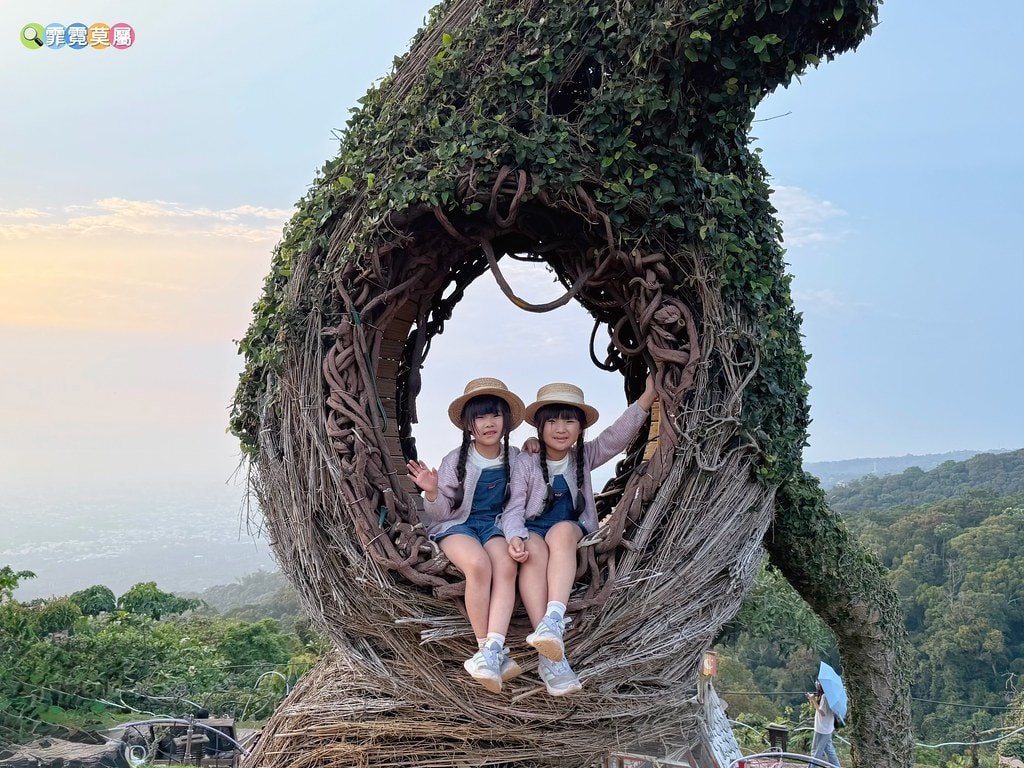 20251031-qm9yx 20251031-qm9yx