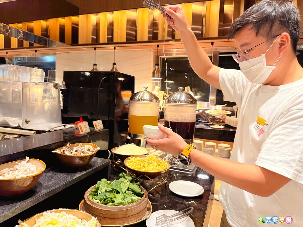 20251031-f4pht 20251031-f4pht