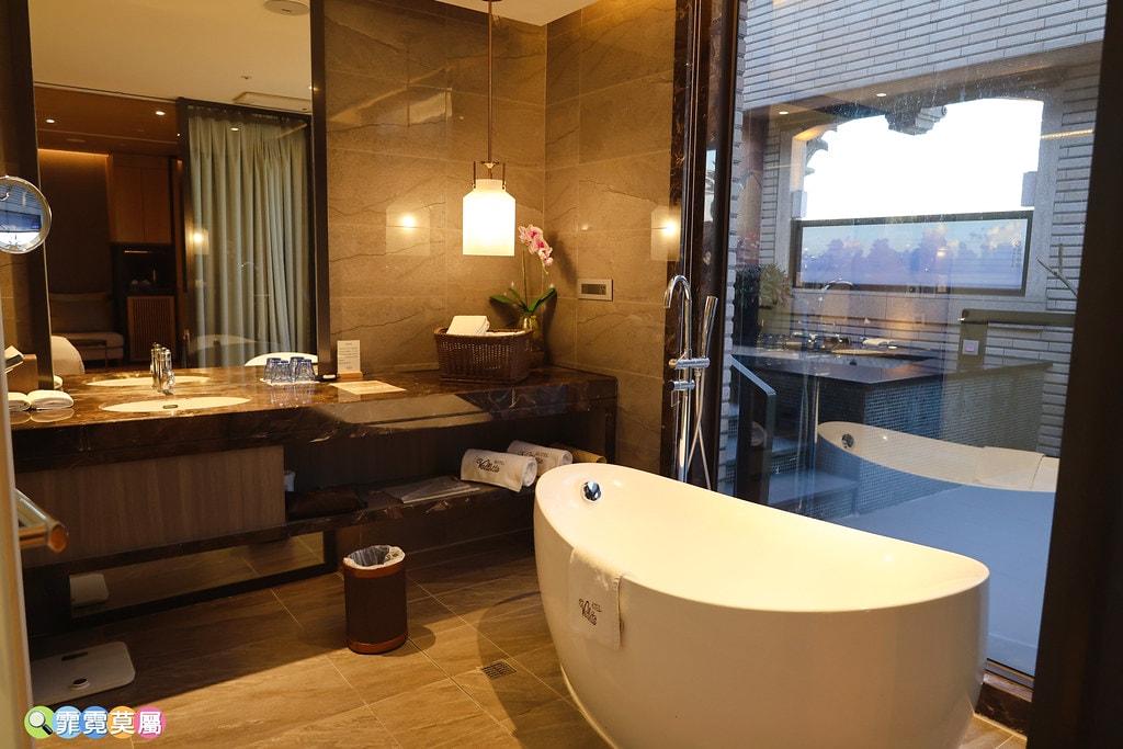 20251031-qs8rf 20251031-qs8rf