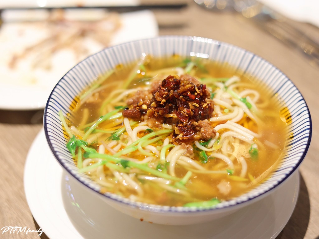 20251031-e7hyv 20251031-e7hyv