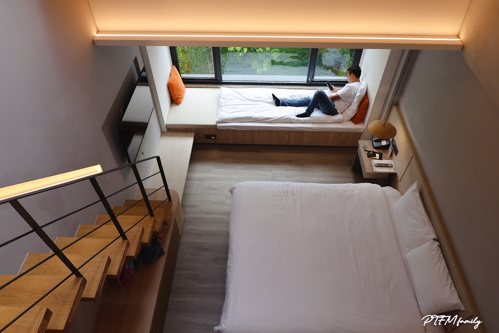 20251031-pnk4i 20251031-pnk4i