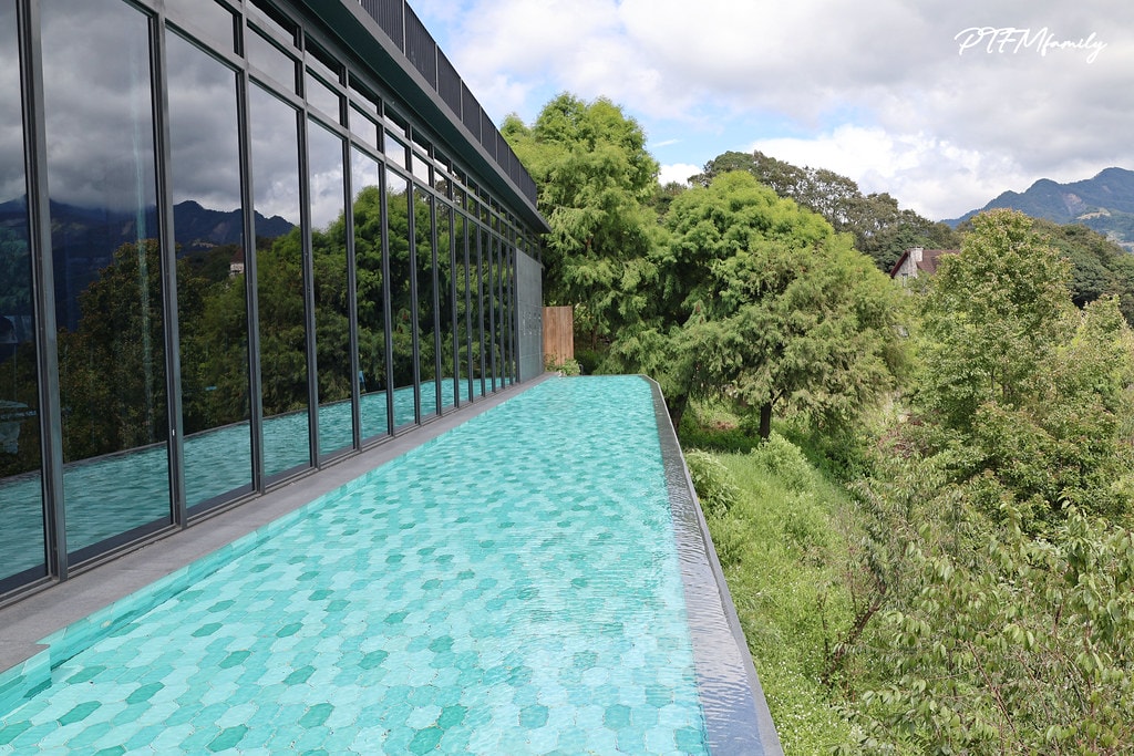 20251101-8tv1r 20251101-8tv1r