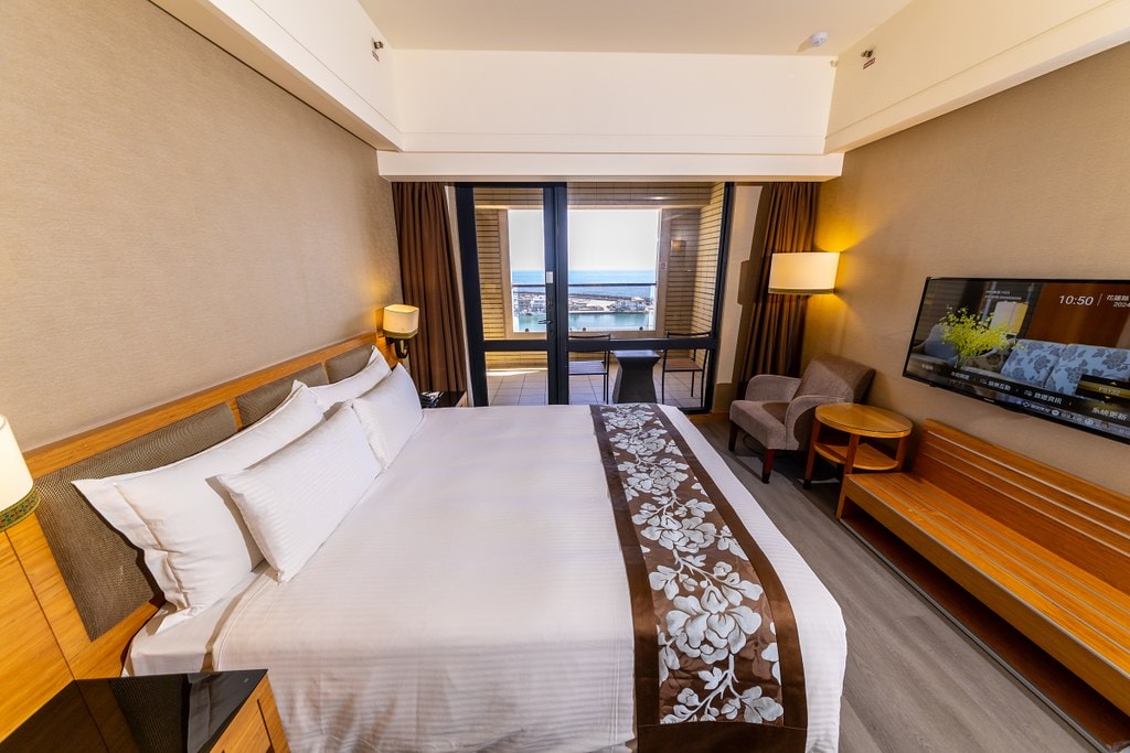 20251101-jq6di 20251101-jq6di