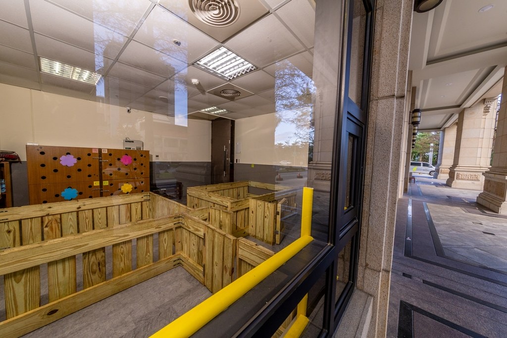 20251101-qjqvy 20251101-qjqvy