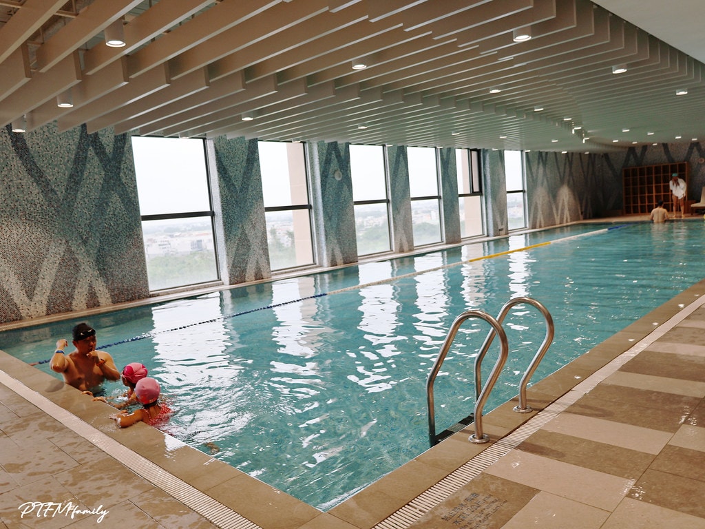 20251101-zm6lh 20251101-zm6lh