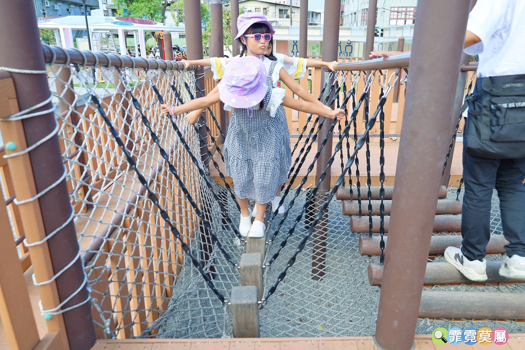 20251101-y228m 20251101-y228m