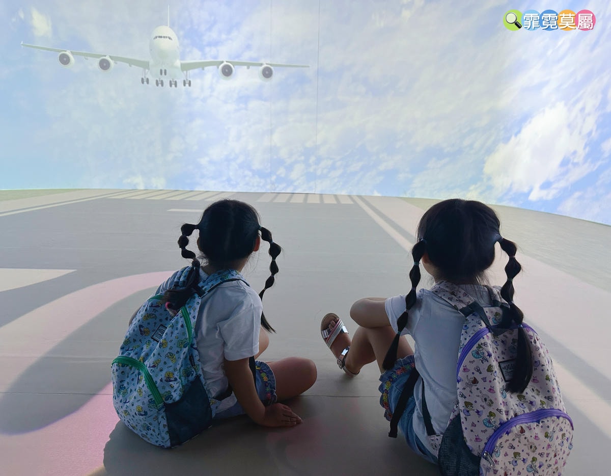 ★台中親子景點★ 中央公園遊客中心,以航空為主題打造的特色飛 ★台中親子景點★ 中央公園遊客中心,以航空為主題打造的特色飛