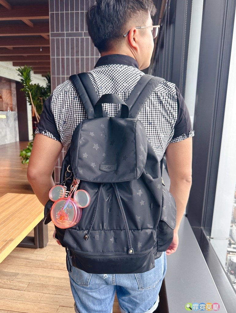 ❤好物分享❤ Zoila 簡約束口後背包,跳脫對媽媽包的印象 LINE_ALBUM_Zoila後背包(星星大款)_231027_9