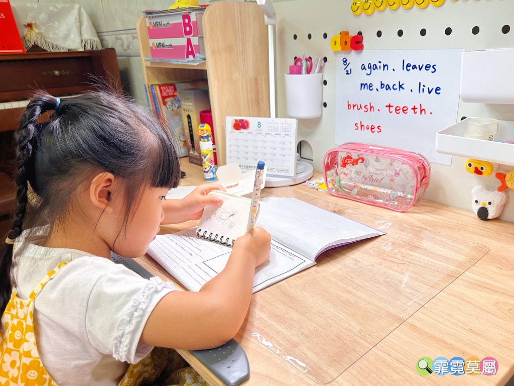 ❤育兒好物推薦❤ KIDUS兒童成長書桌,打造專屬的學習空間 S__113680457_0