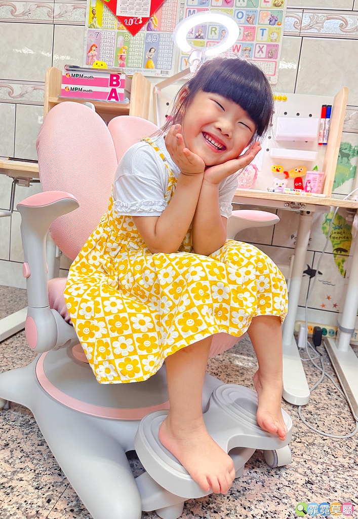 ❤育兒好物推薦❤ KIDUS兒童成長書桌,打造專屬的學習空間 S__113680460_0