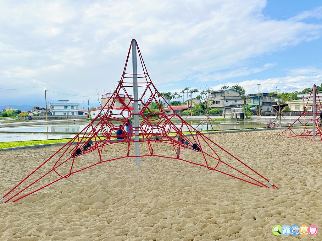 ★宜蘭親子景點★ 武淵水火同源,橋下遊戲場晴雨天都適合,大碗 S__113762328_0