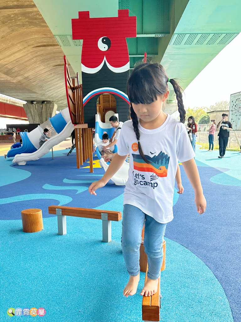 ★宜蘭親子景點★ 礁溪二龍之心,全台唯一龍舟造型主題溜滑梯! S__114622596_0