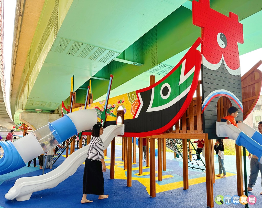 ★宜蘭親子景點★ 礁溪二龍之心,全台唯一龍舟造型主題溜滑梯! S__114622581_0
