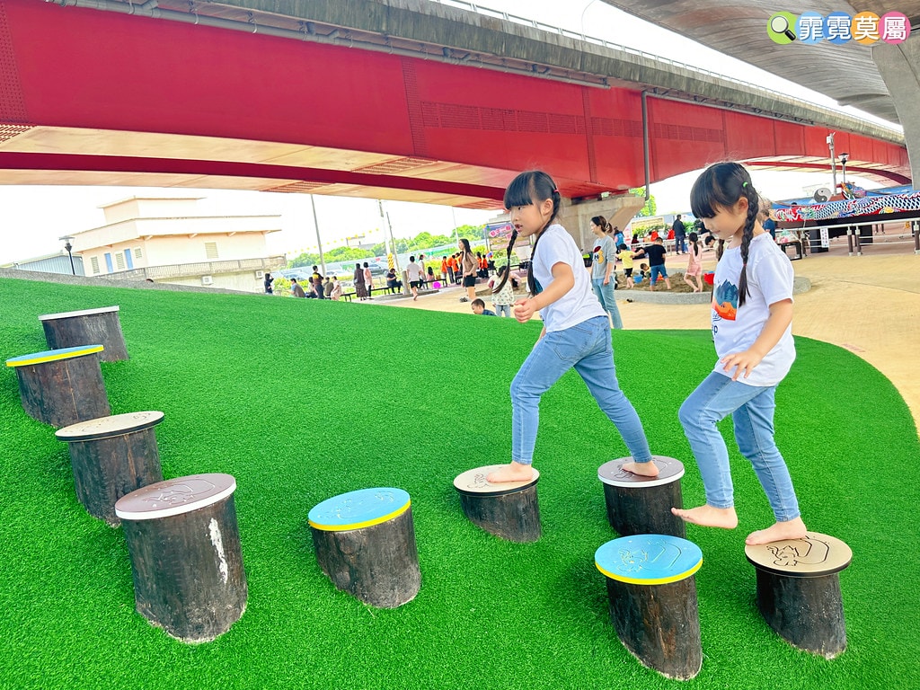 ★宜蘭親子景點★ 礁溪二龍之心,全台唯一龍舟造型主題溜滑梯! S__114622588_0