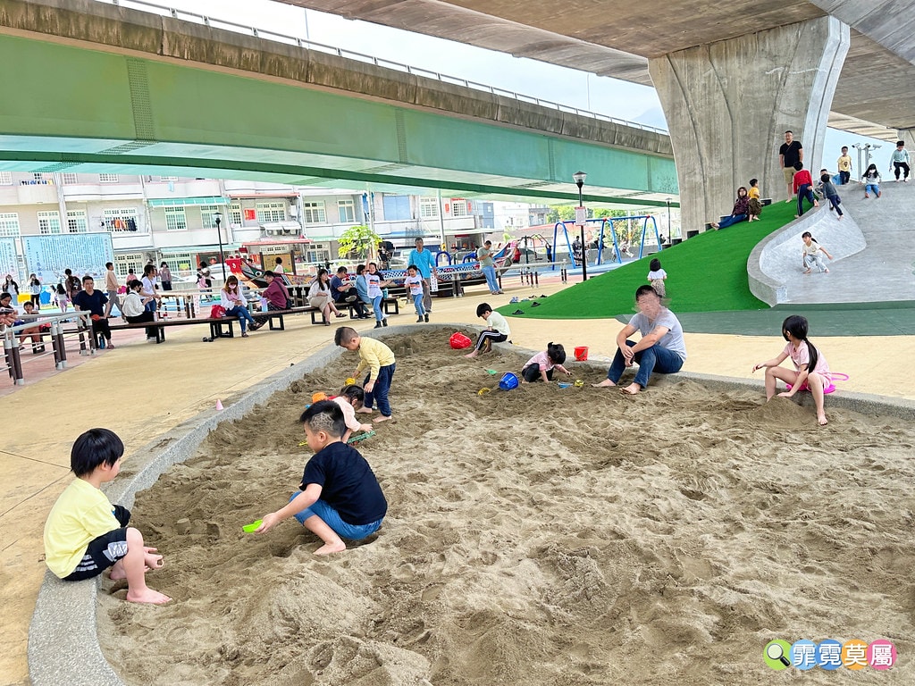 ★宜蘭親子景點★ 礁溪二龍之心,全台唯一龍舟造型主題溜滑梯! S__114622583_0