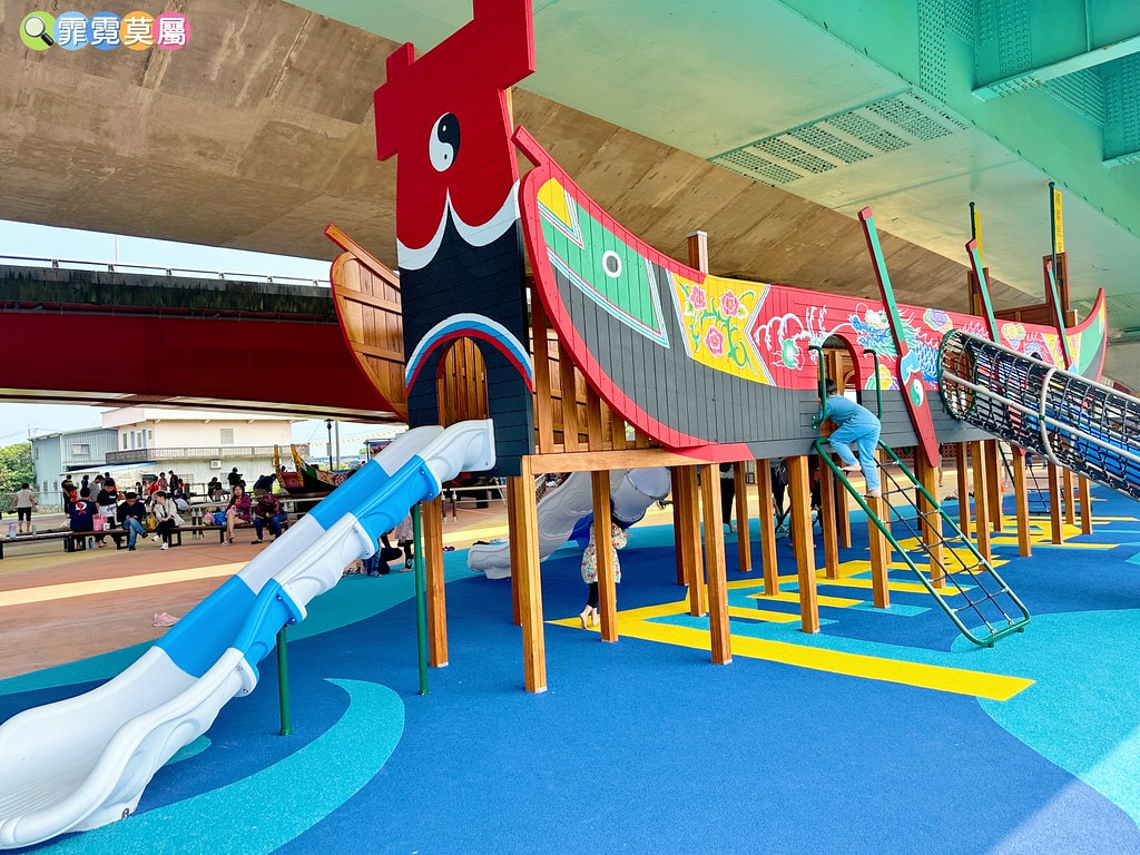 ★宜蘭親子景點★ 礁溪二龍之心,全台唯一龍舟造型主題溜滑梯! S__114622593_0