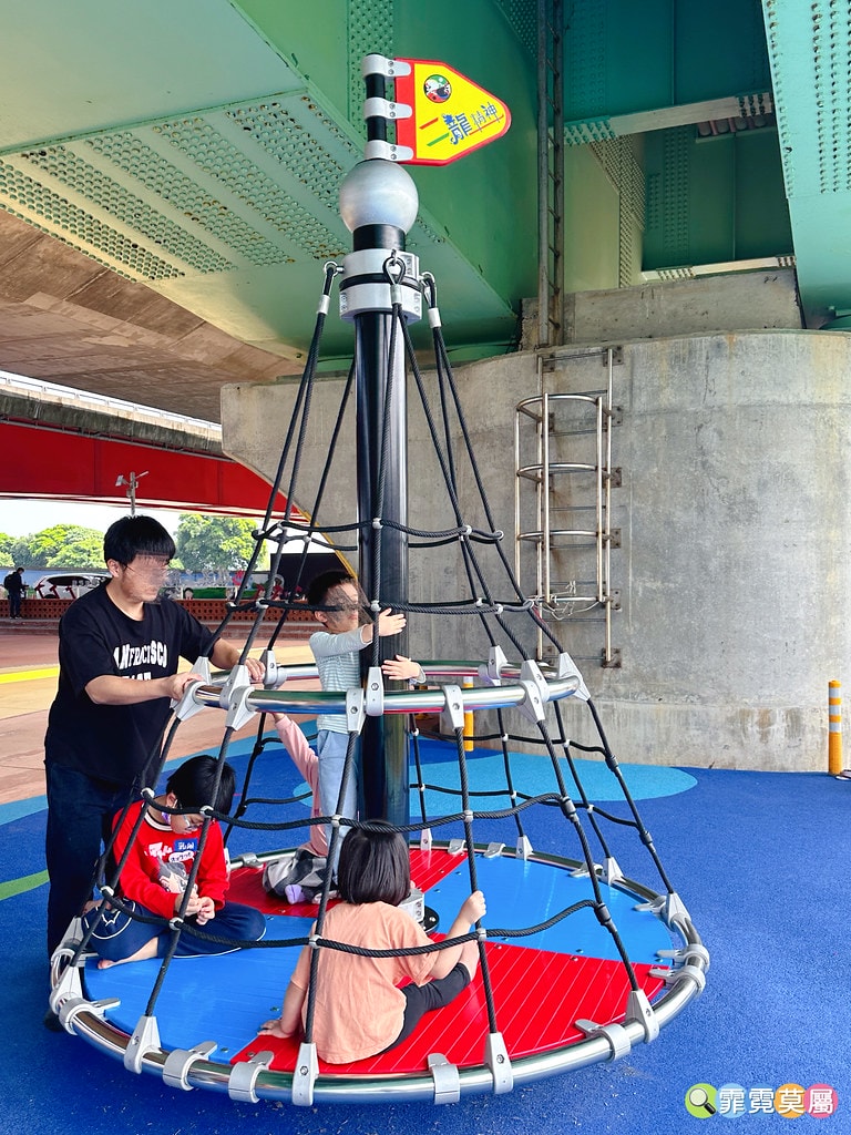 ★宜蘭親子景點★ 礁溪二龍之心,全台唯一龍舟造型主題溜滑梯! S__114622590_0