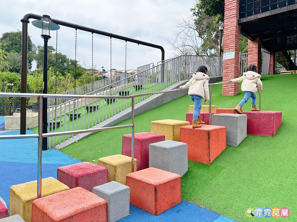 ★新北公園★ 汐止水返腳公園,特色乾濕式遊戲場,夏季限定開放 S__114942003_0
