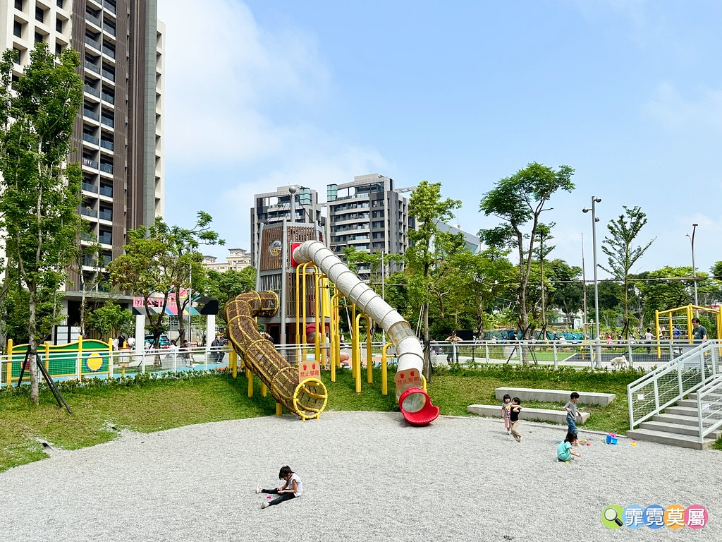 ★新北公園★ 吉祥公園,林口最新全台唯一影視主題特色遊戲場, S__115654709_0