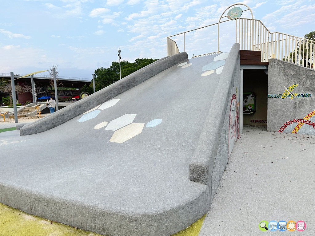 ★台北公園★ 花博公園新生園區,地球旅行遊戲場邊玩還能邊看飛 S__115687483_0