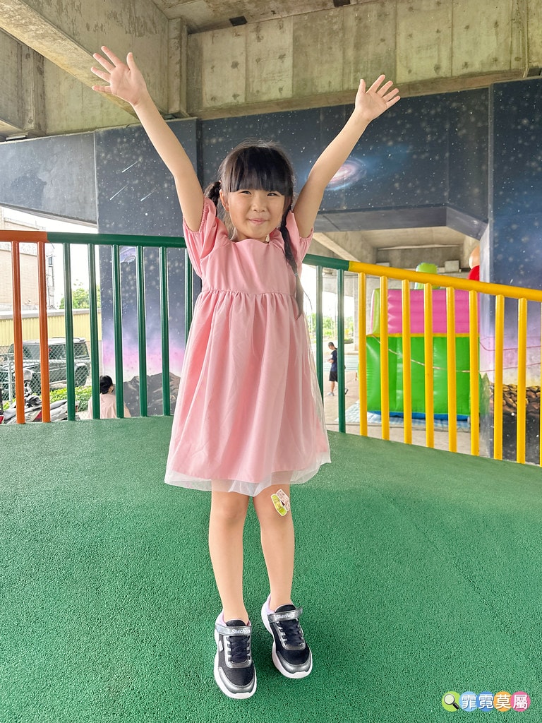 ★桃園公園★ 國2橋下兒童冒險公園,一公里長晴雨天都能放電孩 S__115736652_0