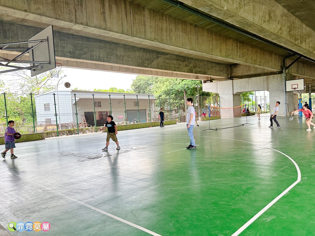 ★桃園公園★ 國2橋下兒童冒險公園,一公里長晴雨天都能放電孩 S__115736632_0