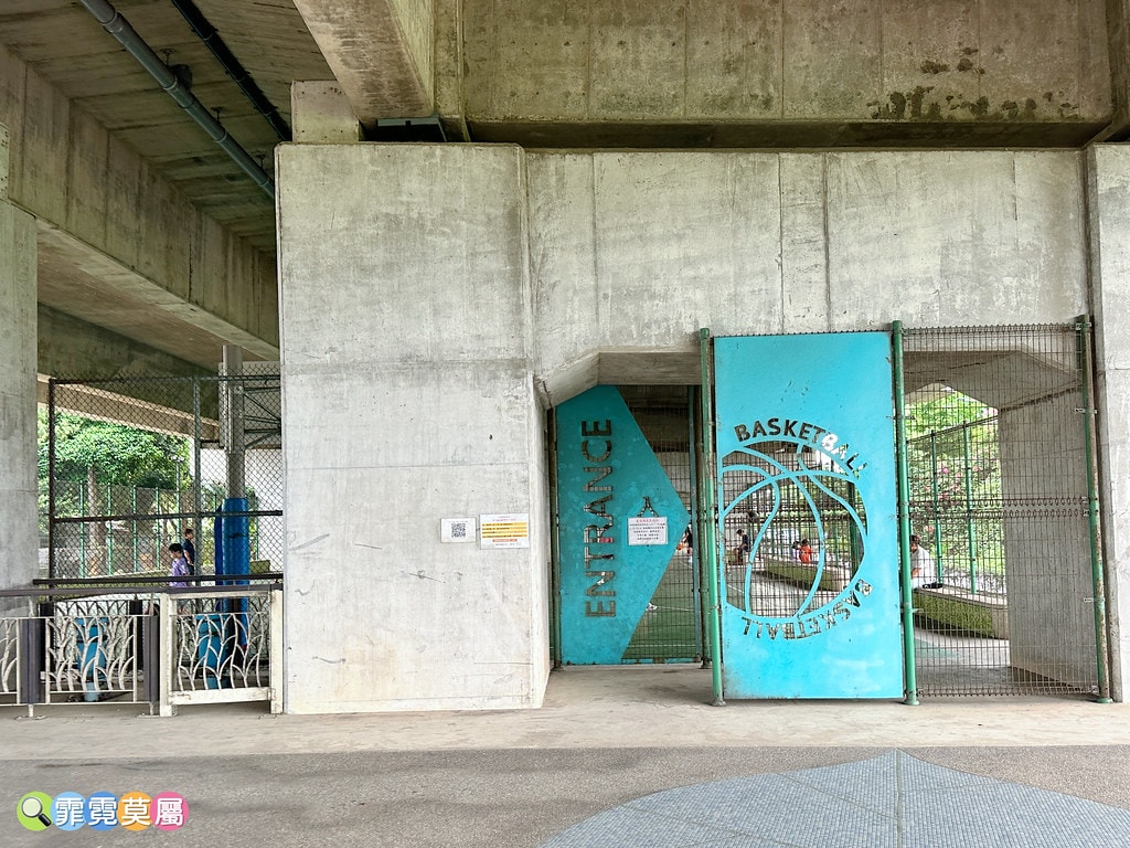 ★桃園公園★ 國2橋下兒童冒險公園,一公里長晴雨天都能放電孩 S__115736634_0