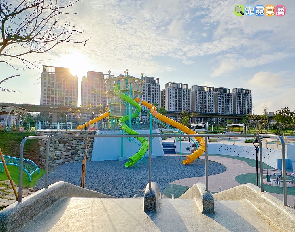 ★台中親子景點★ 馬卡龍公園,全台最高11公尺戶外溜滑梯! S__116195389_0