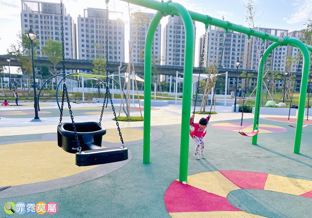 ★台中親子景點★ 馬卡龍公園,全台最高11公尺戶外溜滑梯! S__116195387_0