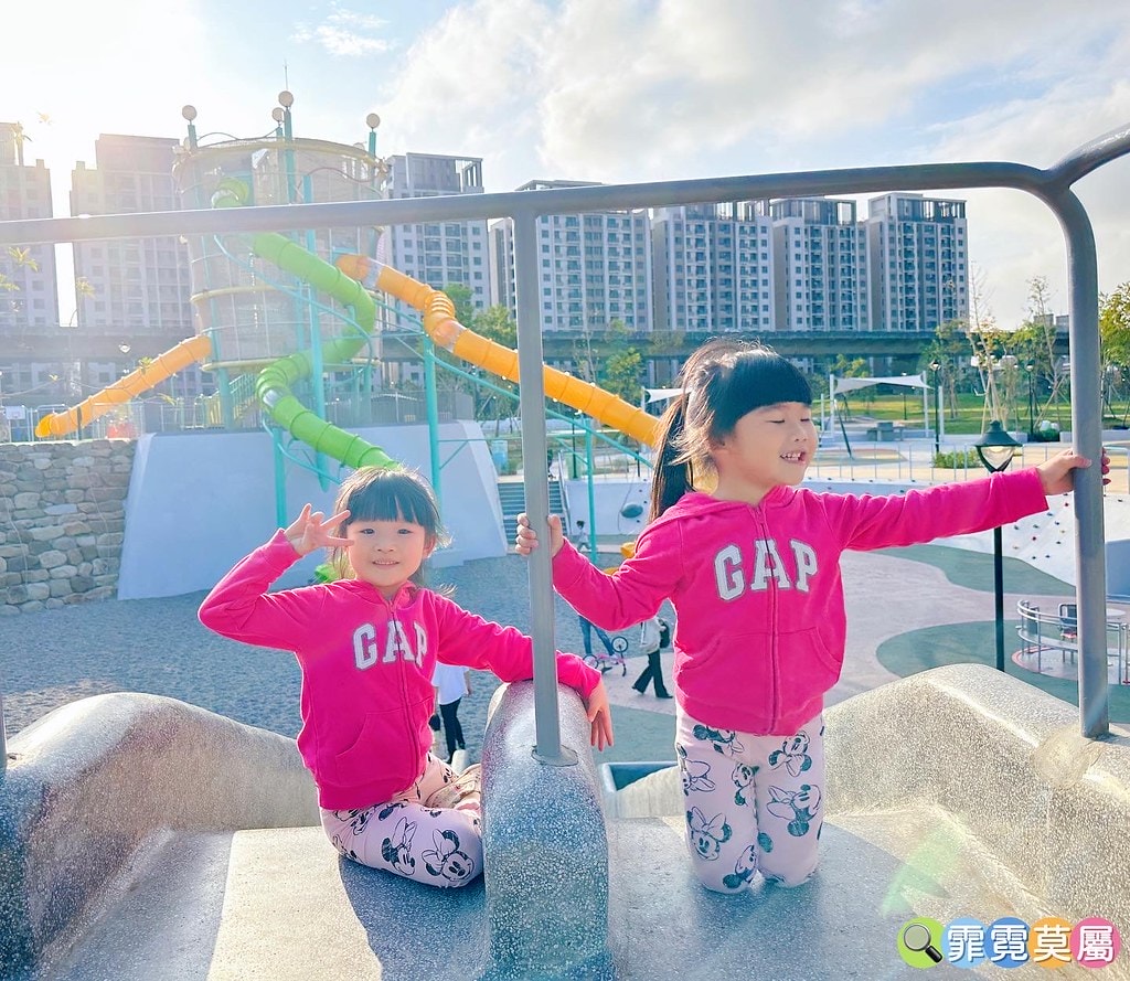 ★台中親子景點★ 馬卡龍公園,全台最高11公尺戶外溜滑梯! S__116195362_0