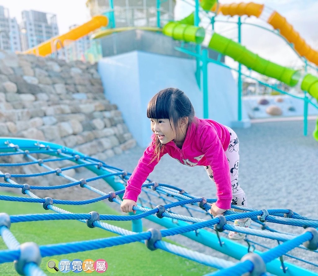 ★台中親子景點★ 馬卡龍公園,全台最高11公尺戶外溜滑梯! S__116195363_0
