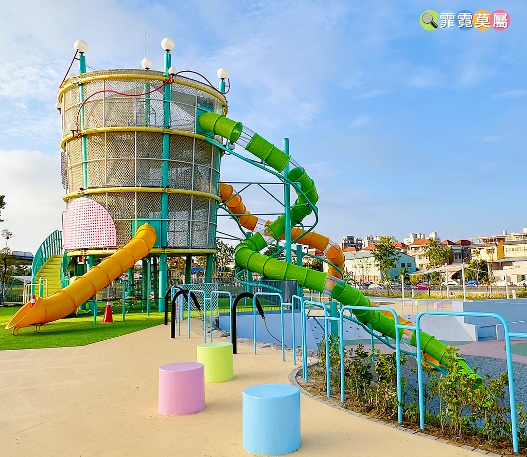 ★台中親子景點★ 馬卡龍公園,全台最高11公尺戶外溜滑梯! S__116195390