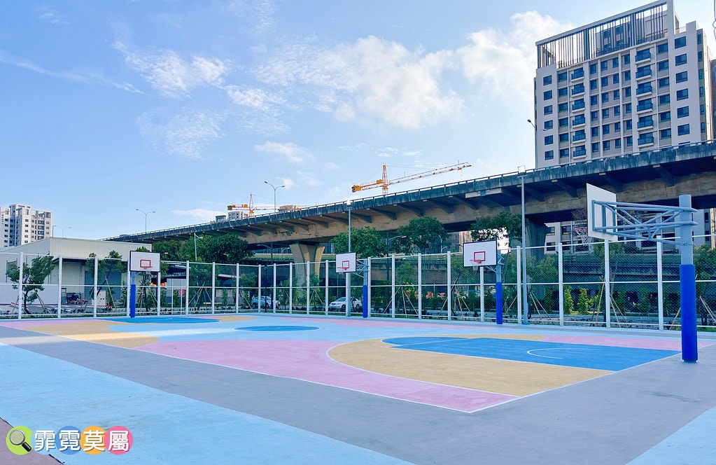 ★台中親子景點★ 馬卡龍公園,全台最高11公尺戶外溜滑梯! S__116195373_0