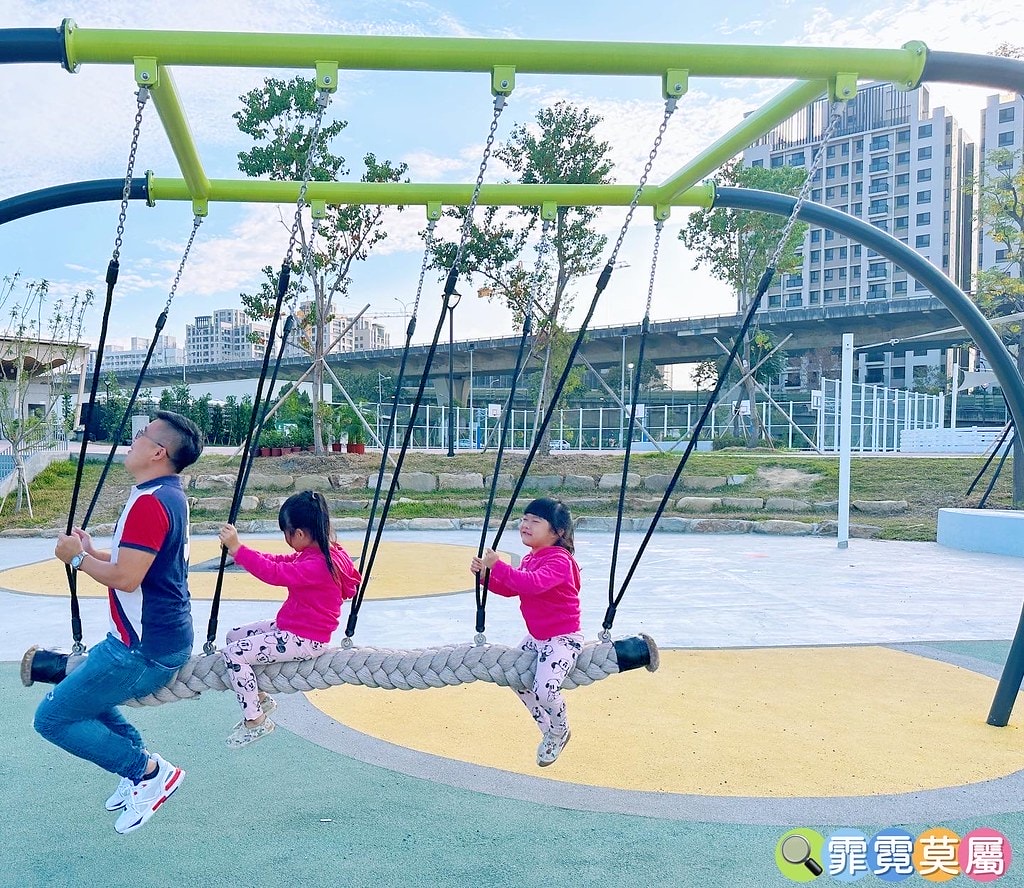 ★台中親子景點★ 馬卡龍公園,全台最高11公尺戶外溜滑梯! S__116195366_0