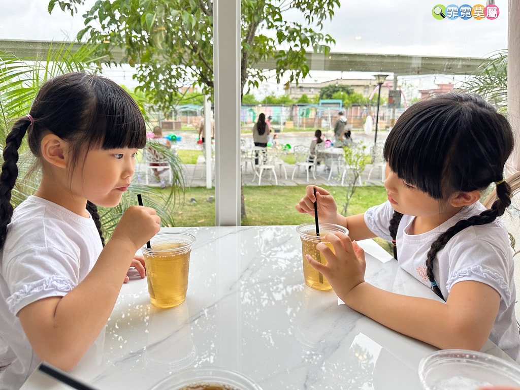 ★宜蘭住宿推薦★ 天使星夢渡假村,超夢幻異國風住宿,和動物互 S__116416549
