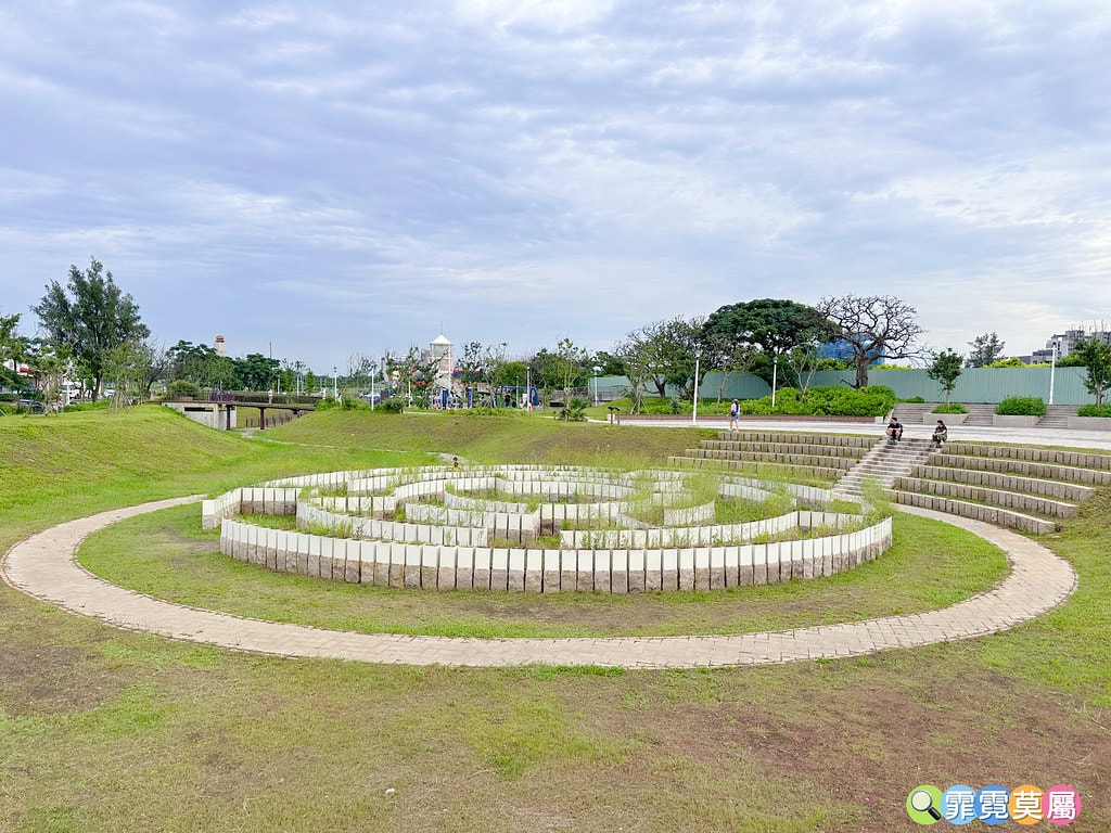 ★桃園公園★ 觀音水之丘主題公園,像滑水道一樣刺激好玩! 溜 S__117211271_0