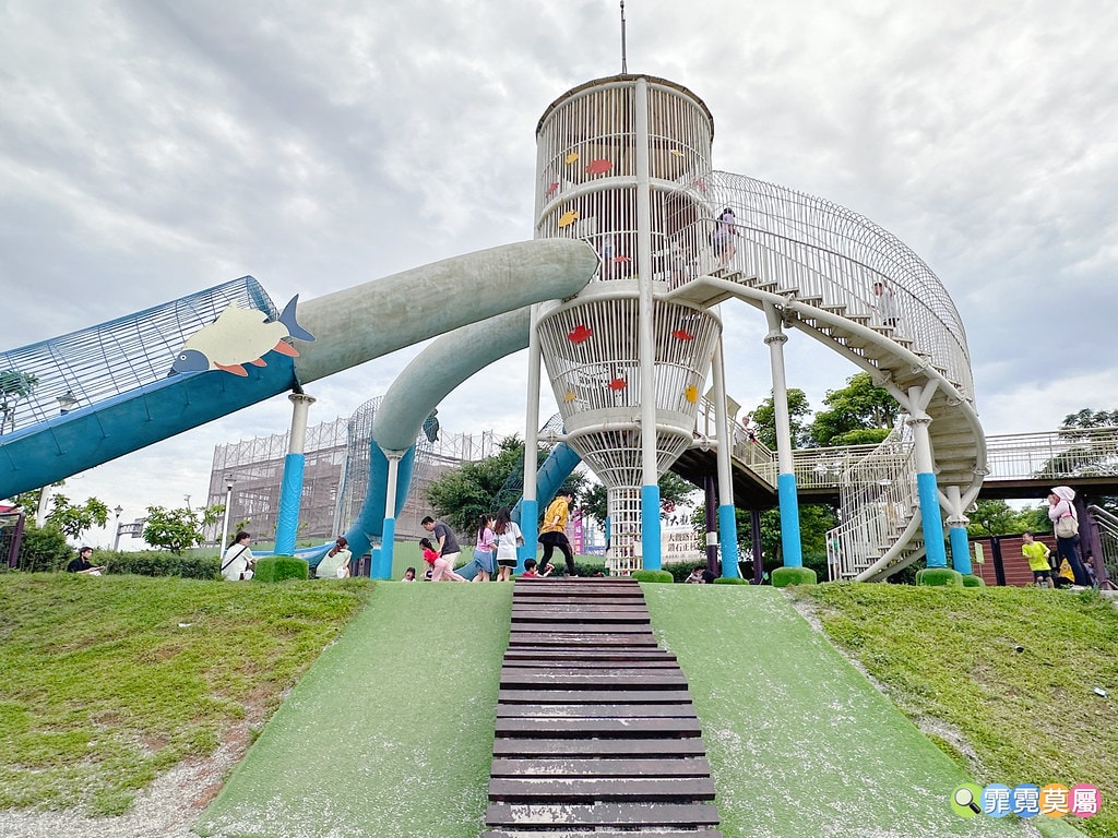 ★桃園公園★ 觀音水之丘主題公園,像滑水道一樣刺激好玩! 溜 S__117211254_0