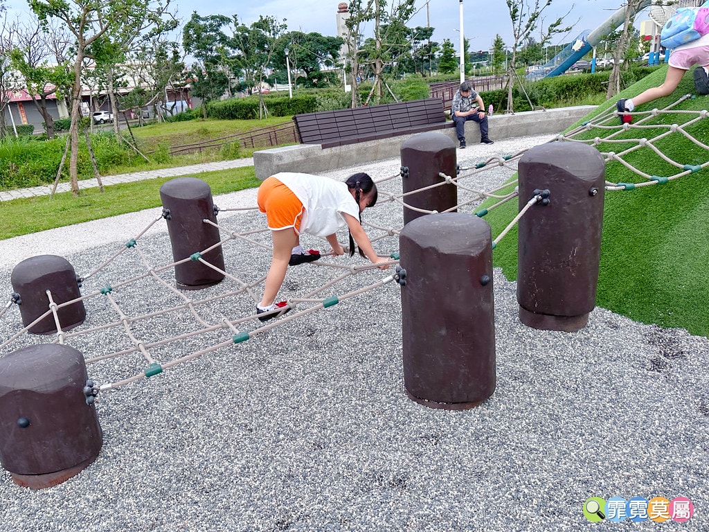 ★桃園公園★ 觀音水之丘主題公園,像滑水道一樣刺激好玩! 溜 S__117211265_0