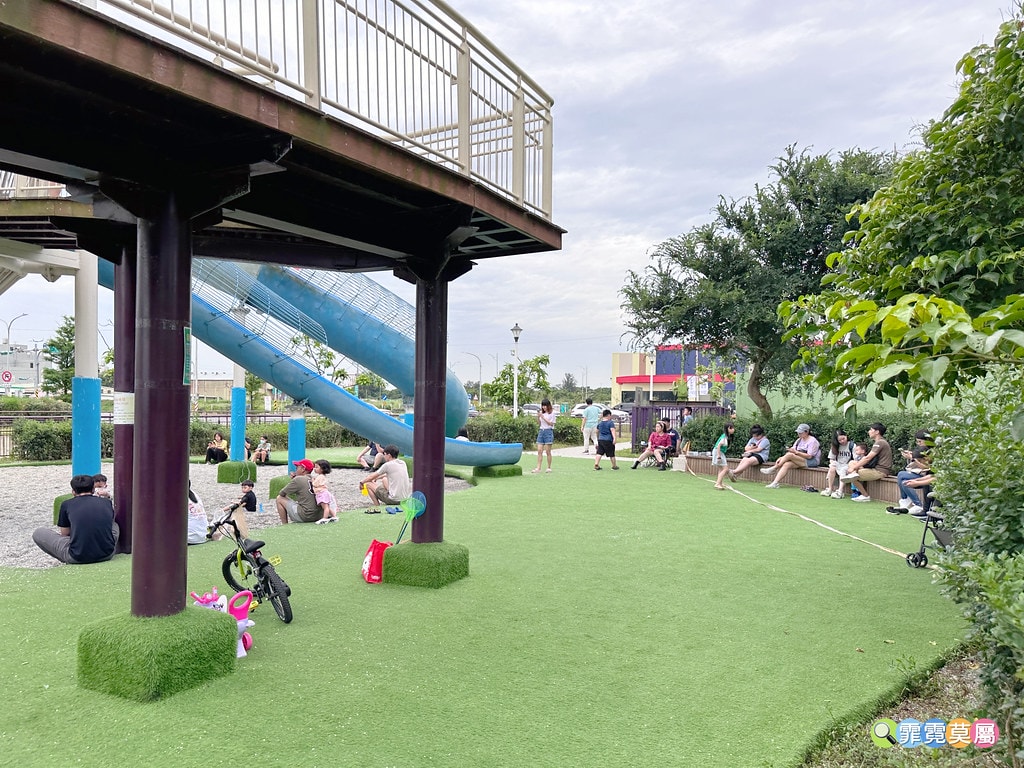 ★桃園公園★ 觀音水之丘主題公園,像滑水道一樣刺激好玩! 溜 S__117211251_0
