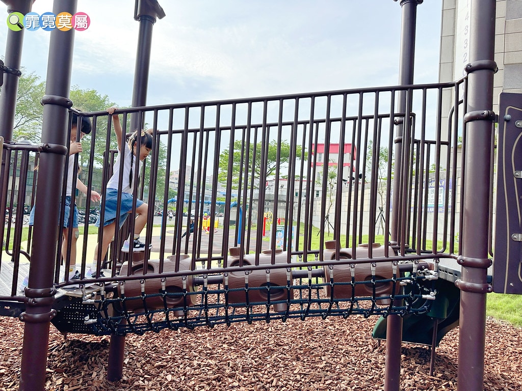 ★桃園公園★ 星河親子公園,最新森林樹屋主題遊戲場! 樹屋溜 S__117415966