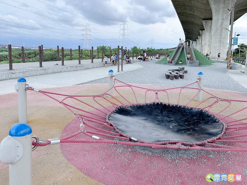 ★彰化公園★ 公和美溪廊道親子公園,國三和美交流道下的橋下公 S__117858399_0