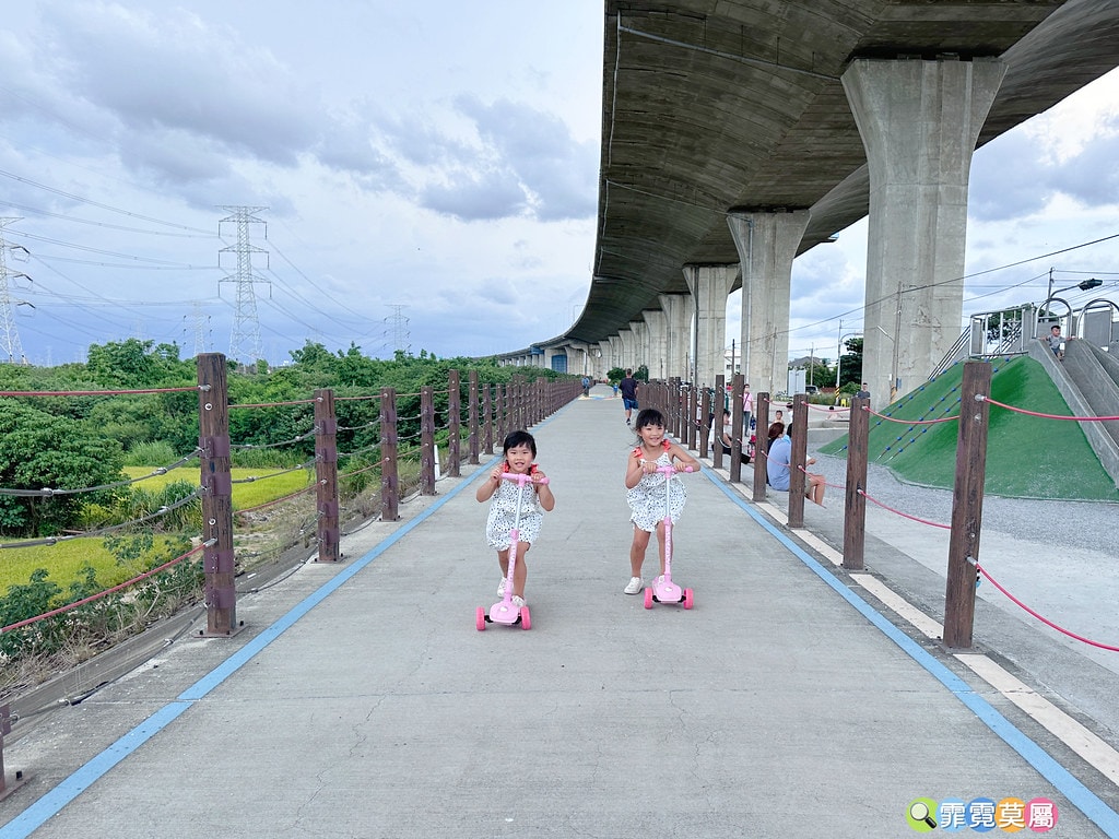 ★彰化公園★ 公和美溪廊道親子公園,國三和美交流道下的橋下公 S__117858388_0