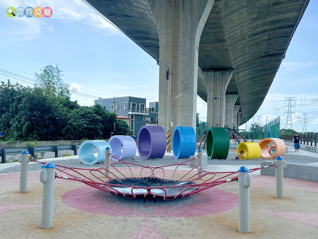 ★彰化公園★ 公和美溪廊道親子公園,國三和美交流道下的橋下公 S__117858402_0